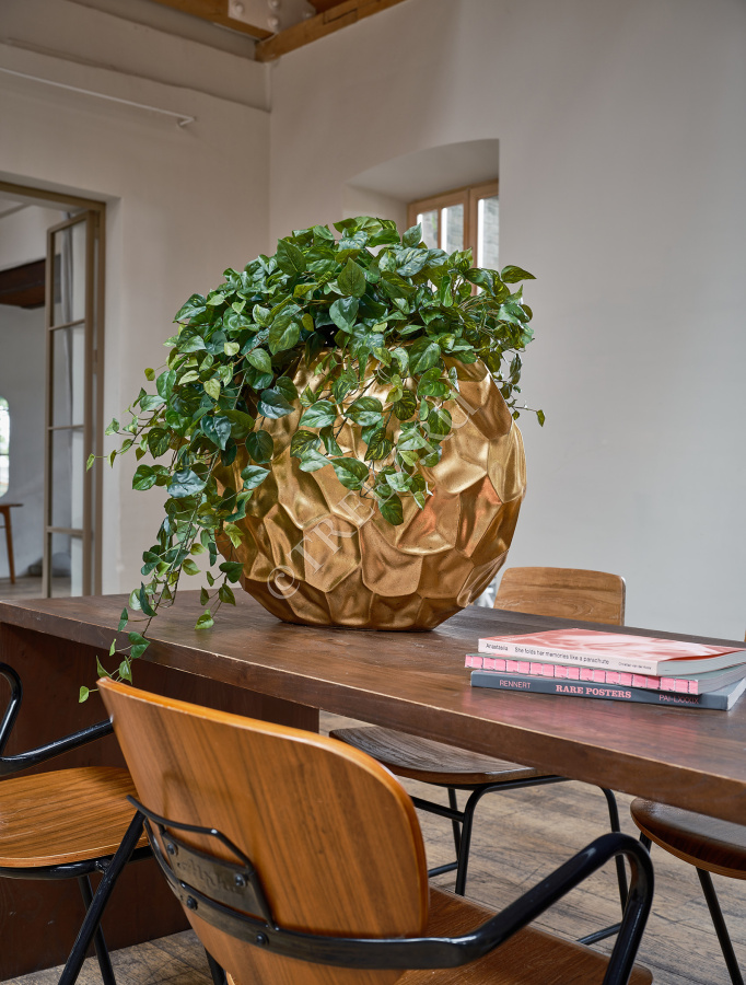 Кашпо TREEZ Effectory - Metal - Плоская сфера Design Crumple - Сусальное золото фото